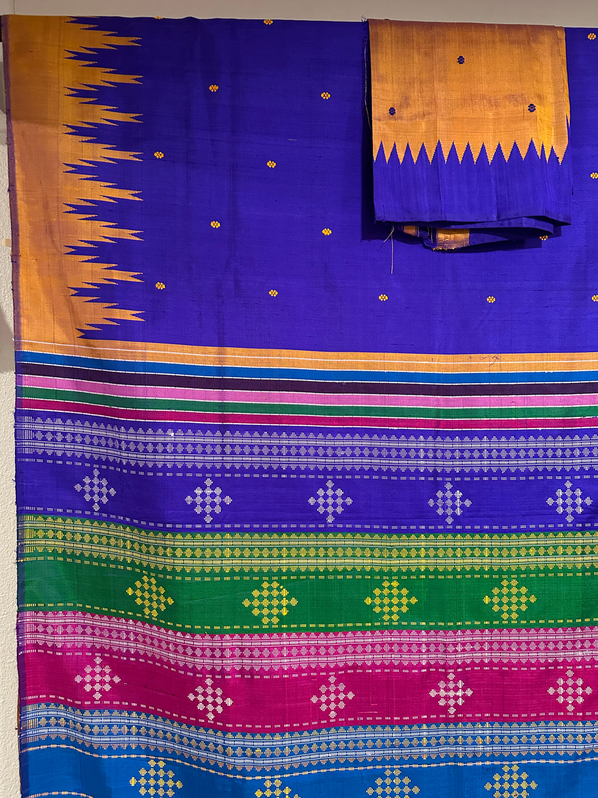 Berhampuri Double Palla Electric Blue