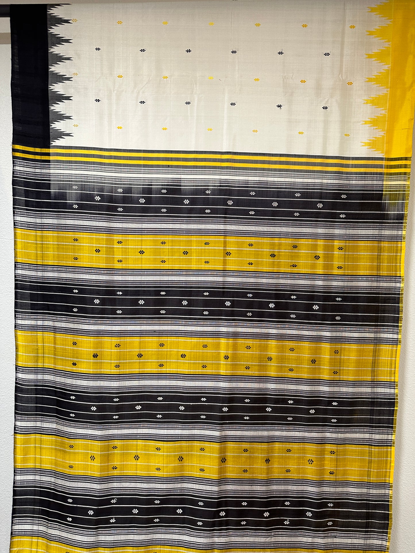 Berhampuri double palla white with yellow and black temple border with black and mustard aanchal