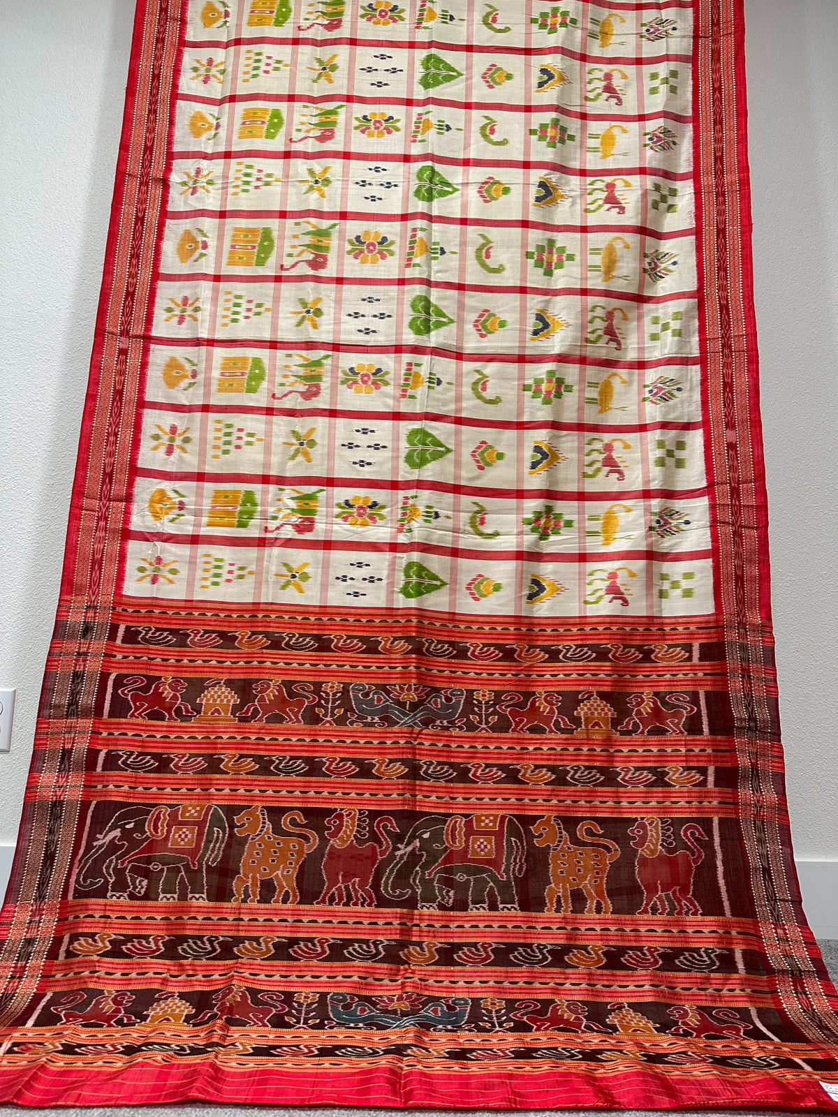 Nabakothi White with Red Large Checks